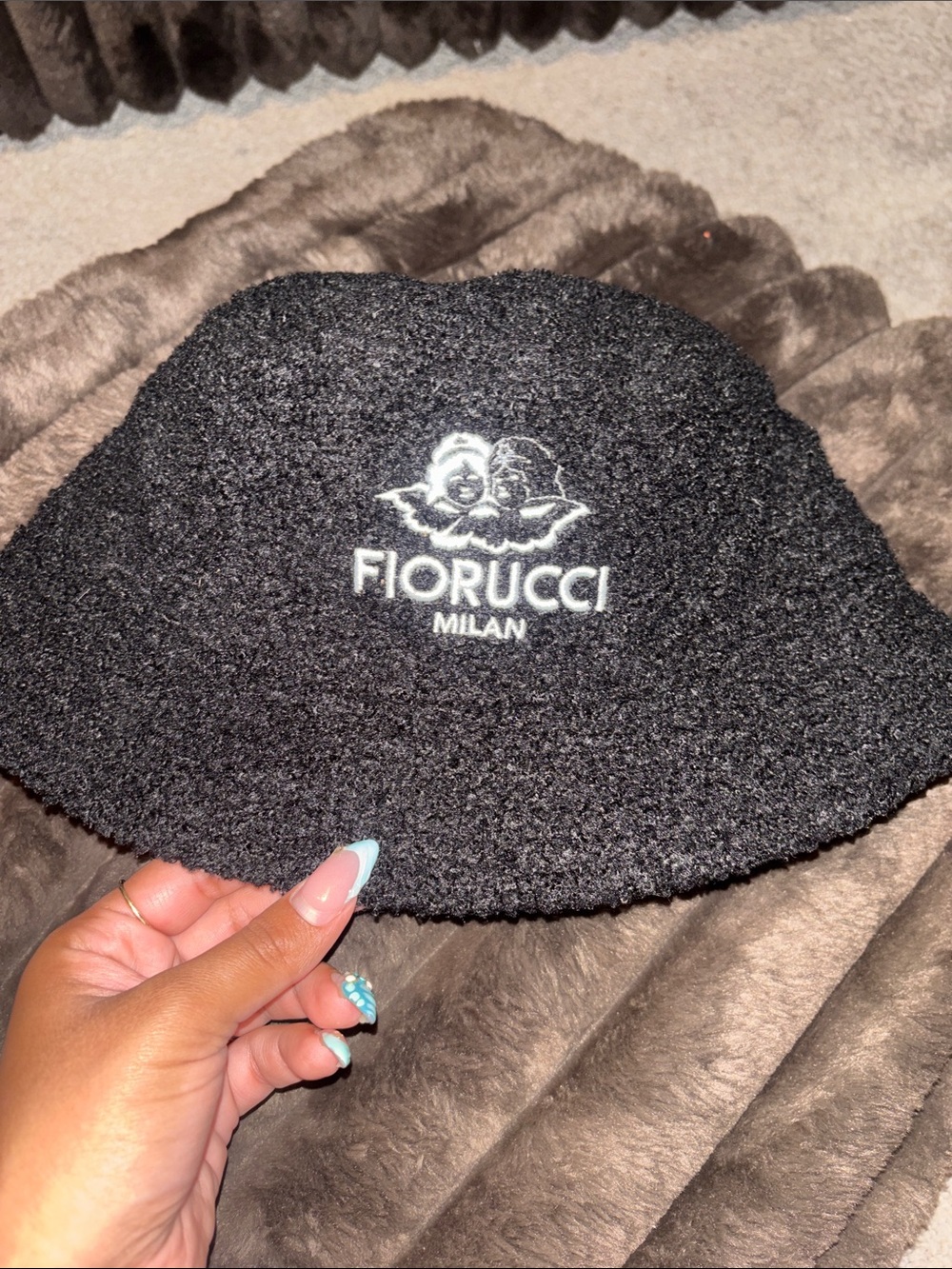 Fiorucci Milán angels faux fur bucket - Picture 4 of 5